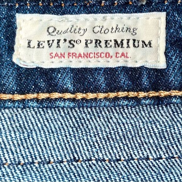 Levi’s 501 Original Fit High Rise Distressed Cutoffs in Blue Wash Women’s 28 - Picture 7 of 10
